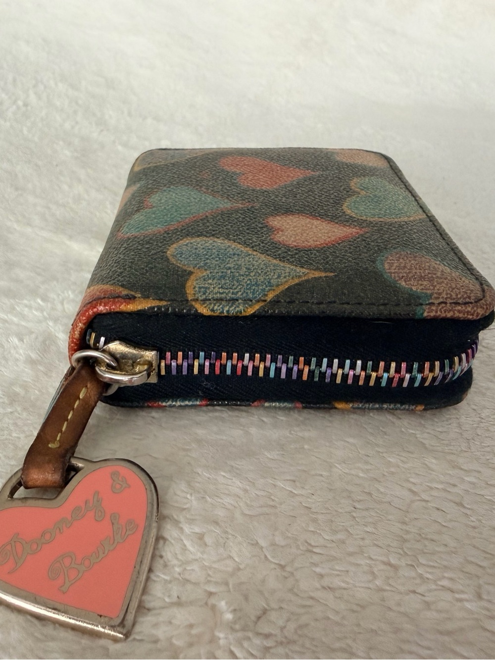 Dooney & Bourke Heart Print Zip Around Wallet Coin Purse - Picture 3 of 10